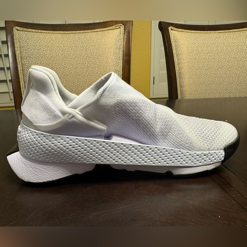New Nike GO Flyease White Sneakers Shoes Size US 8.5 W / 7 M - Picture 8 of 13